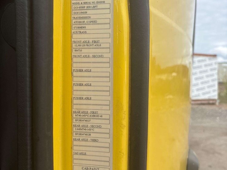 2018-volvo-vnl-760-t/a-sleeper-cab-truck-tractor-image-7