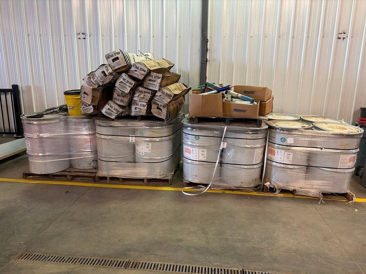 industrial-water-proofing-sprayer-w/-drums-of-mel-rol-lm-image-3