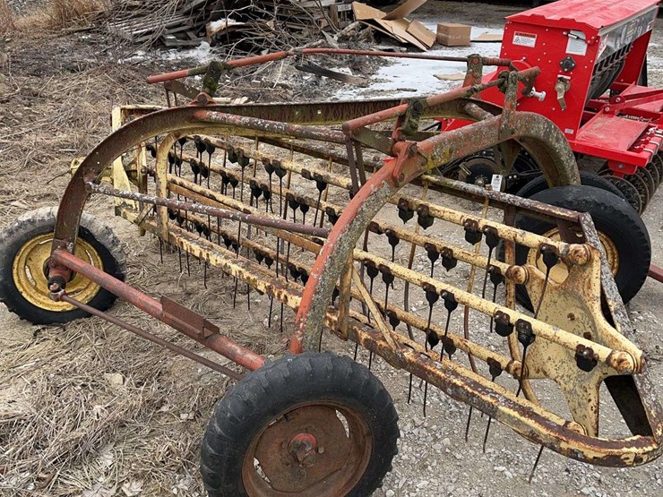 new-holland-256-image-3