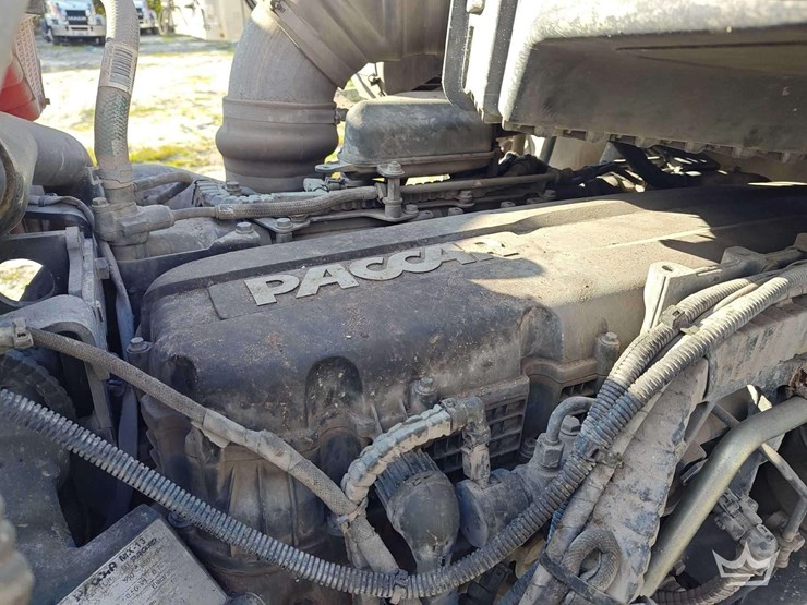 2022-peterbilt-567-t/a-wet-kit-day-cab-truck-tractor-image-12