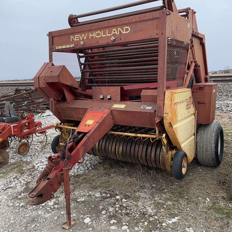 NEW HOLLAND 851
