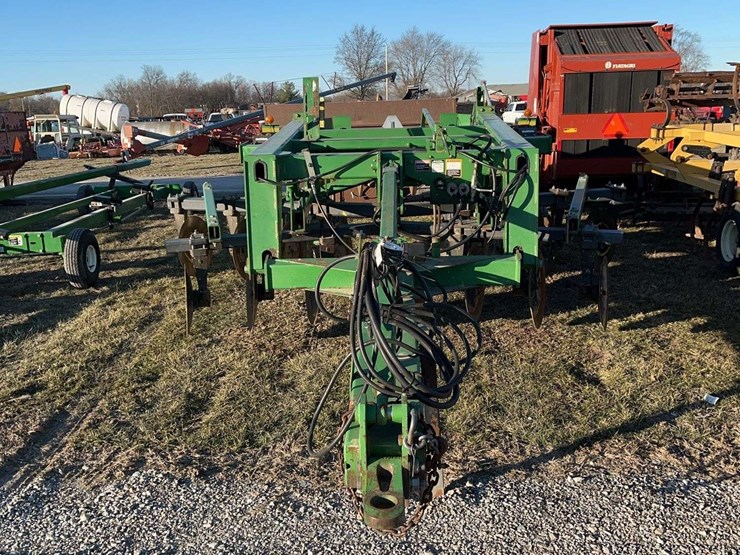 john-deere-2700-image-2