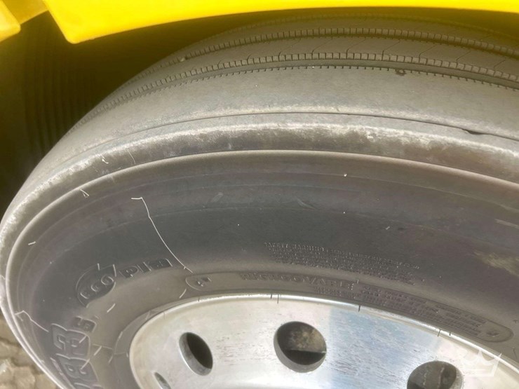 2018-volvo-vnl-760-t/a-sleeper-cab-truck-tractor-image-17