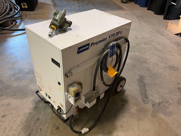 l.b.-white-premier-170-df-portable-heater-image-1