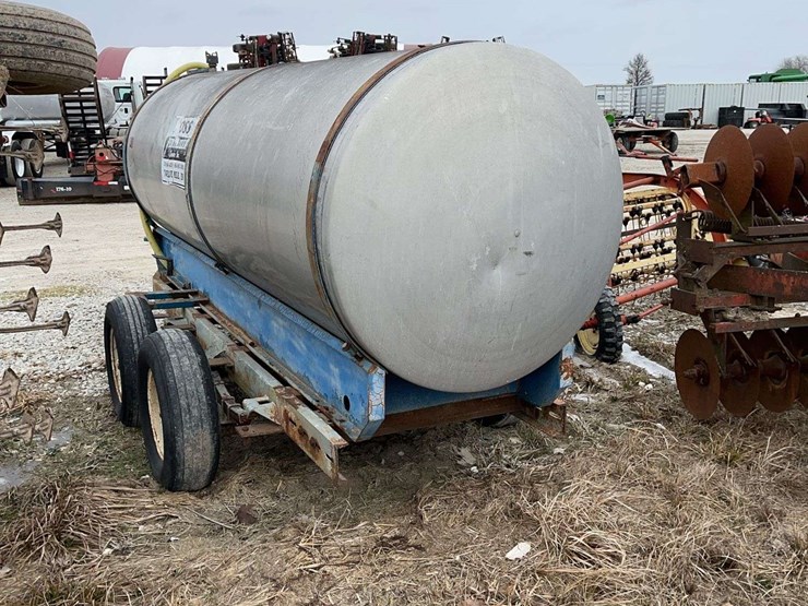 1200-gallon-aluminum-tank-on-tandem-axle-frame,-hauled-fresh-water-last-5-years-image-5