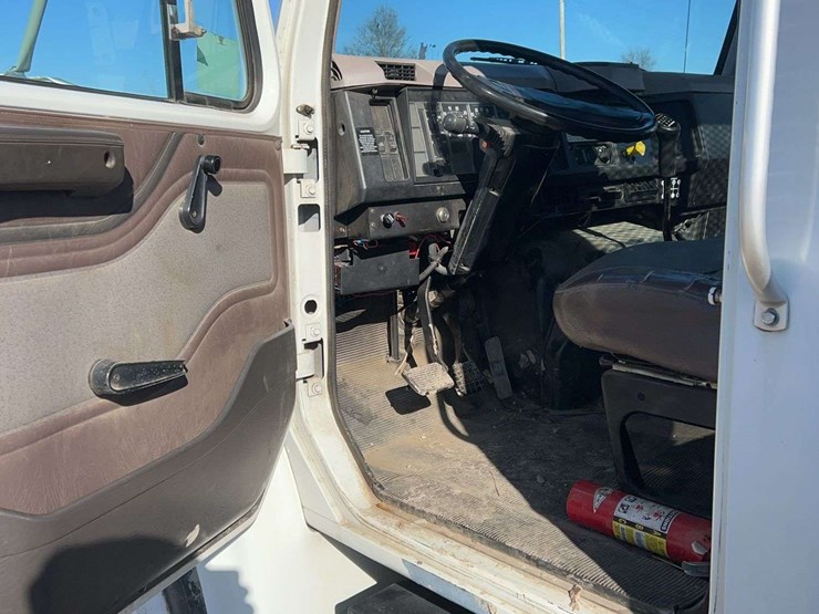 1999-international-4900-image-12