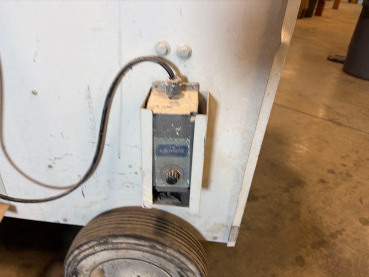 l.b.-white-premier-350-df-portable-heater-image-7