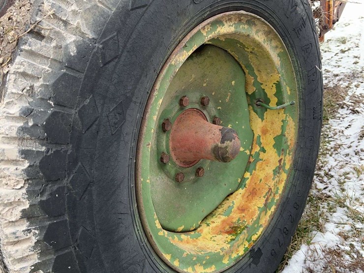 new-holland-328-image-6