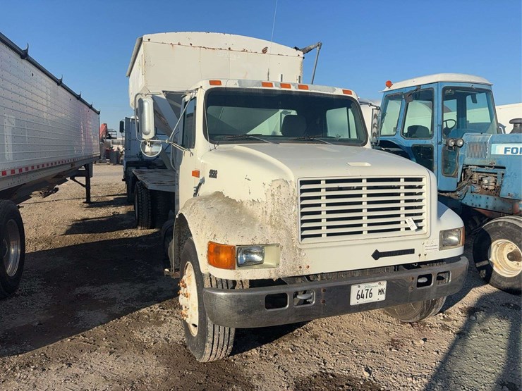 1995-international-4900-image-2