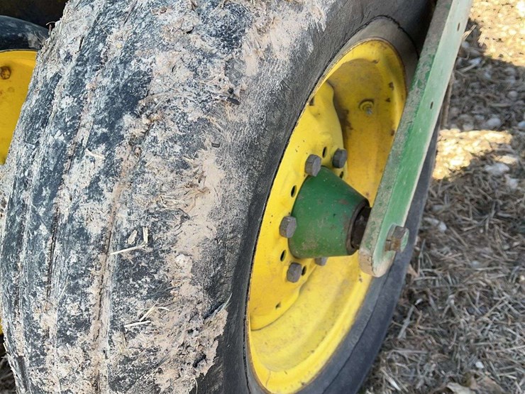 2024-john-deere-7000-image-13