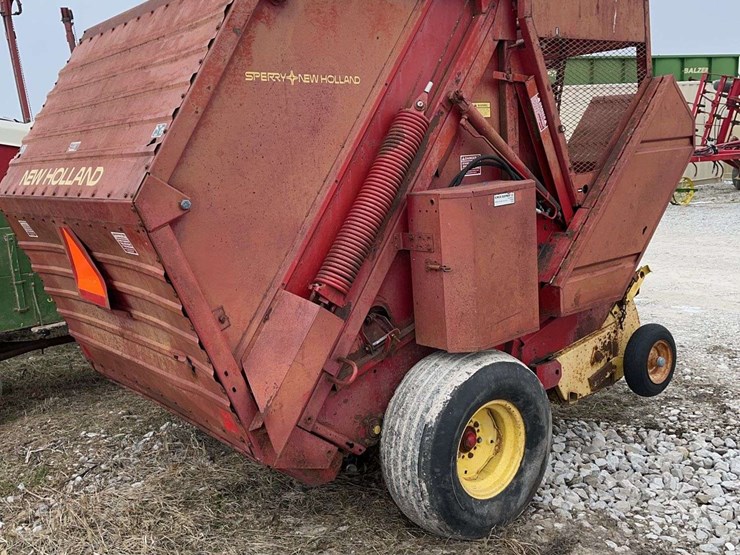 new-holland-851-image-4