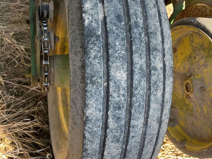 john-deere-12-image-14