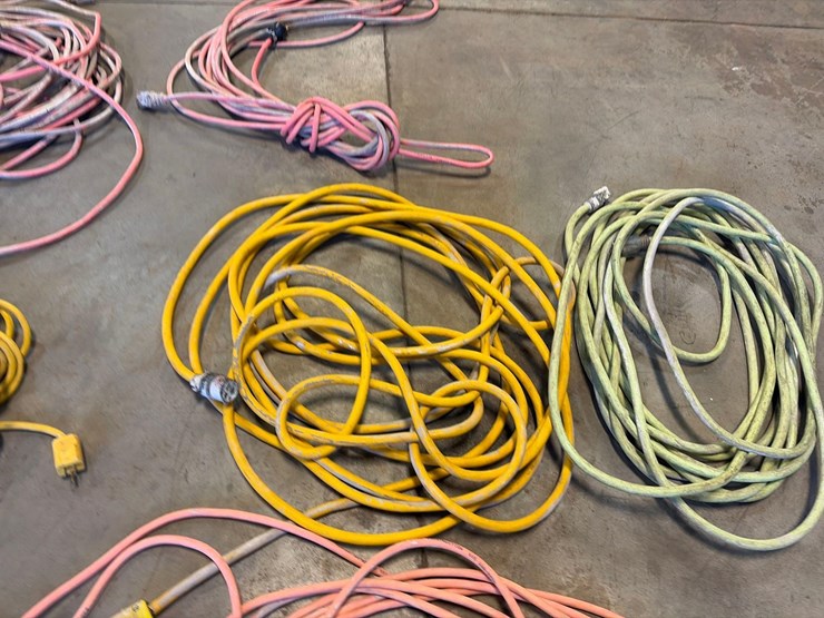 assortment-of-extension-cords-image-6