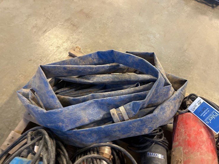 multiple-submersible-pumps-w/hose-image-5