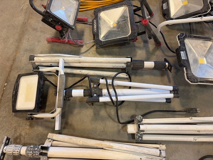 assortment-of-flood-lights-image-9