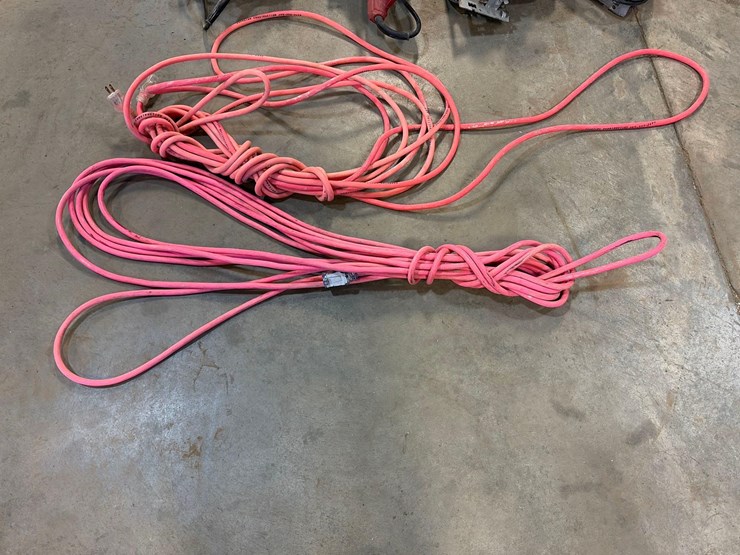 assortment-of-skilsaws-image-3