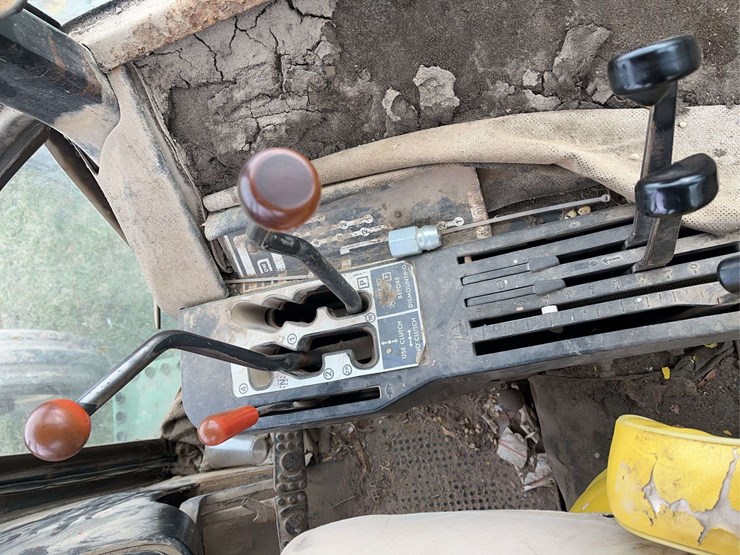 2024-john-deere-4430-image-8