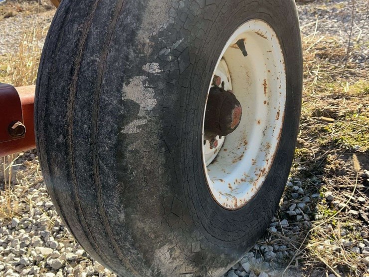 hesston-2540-image-11