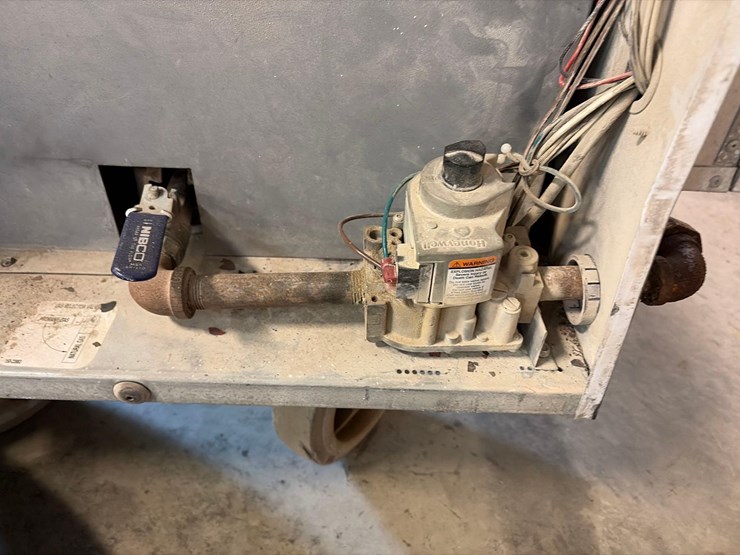 l.b.-white-premier-350-df-portable-heater-image-12