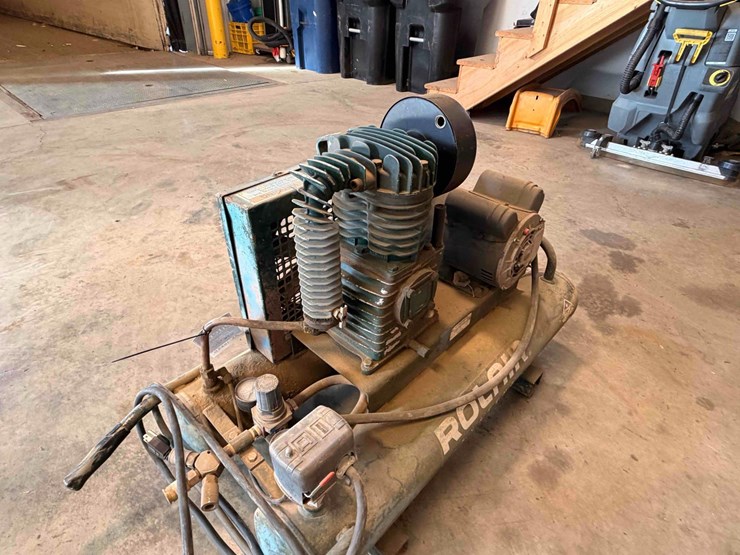 rolair-electric-air-compressor-image-4