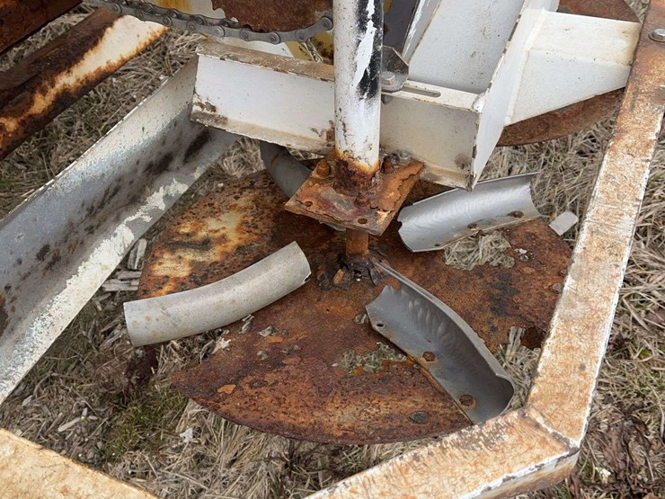 wilmer-500-fertilizer-spreader,-tandem-axle,-works,-needs-a-little-tlc-image-7