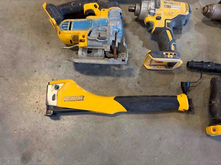 assortment-of-dewalt-hand-tools-image-3