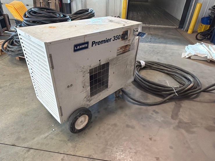 l.b.-white-premier-350-df-portable-heater-image-1