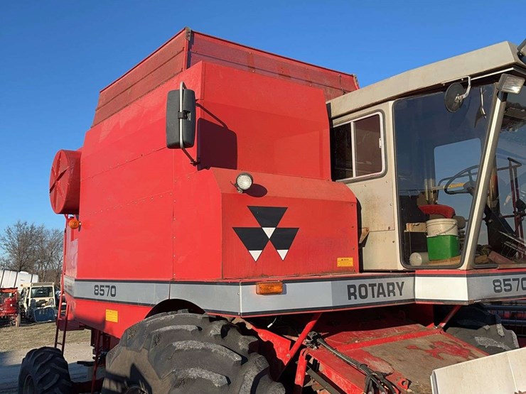 1992-massey-ferguson-8570-image-11