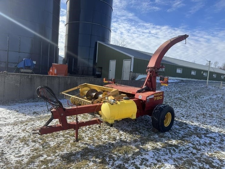 new-holland-790-image-6