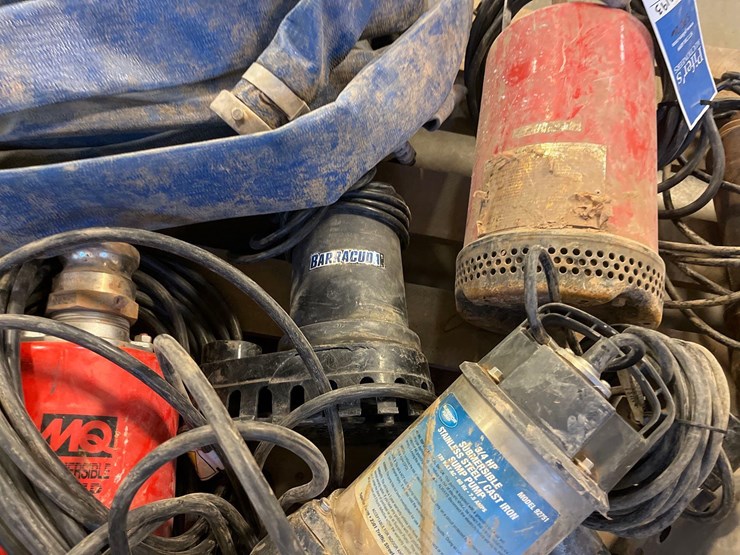 multiple-submersible-pumps-w/hose-image-19