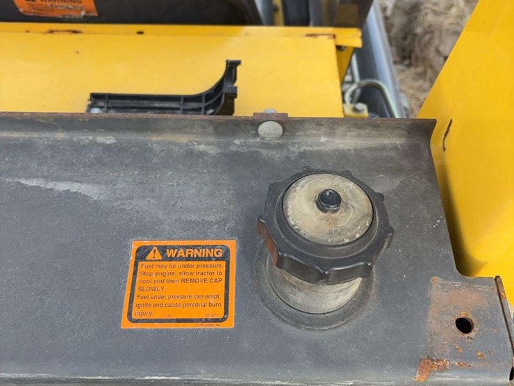 new-holland-ls120-image-12