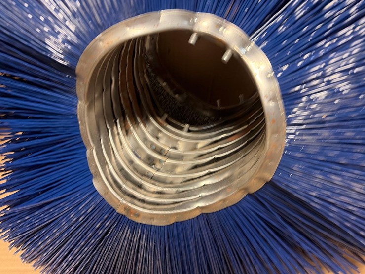 poly-convoluted-broom-wafers-image-4