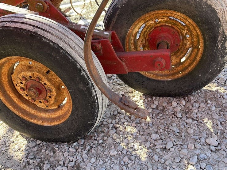 case-ih-4600-image-9