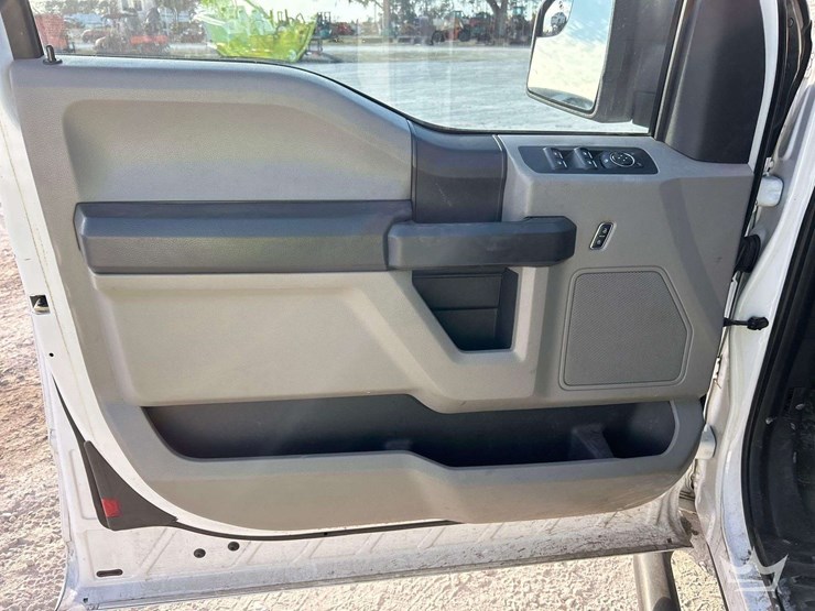 2017-ford-f150-image-11