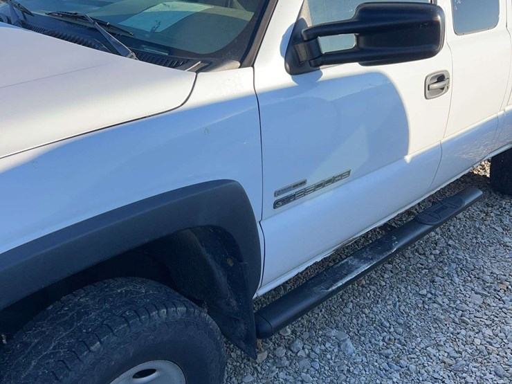 2006-gmc-2500hd-image-4