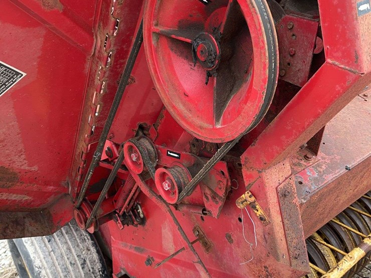 new-holland-851-image-14