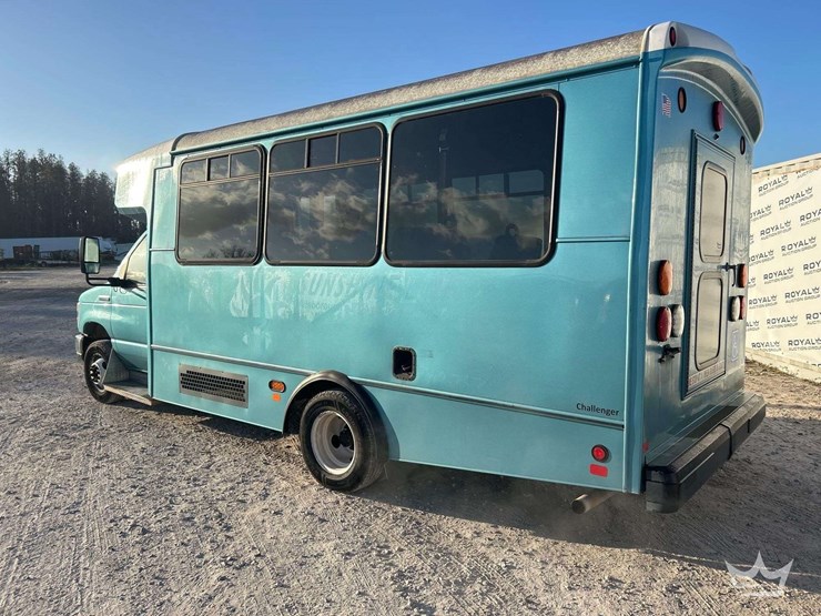 2019-ford-e450-image-4