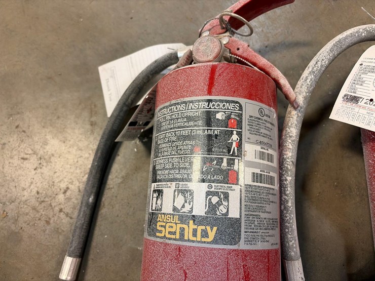 assortment-of-fire-extinguishers-image-3