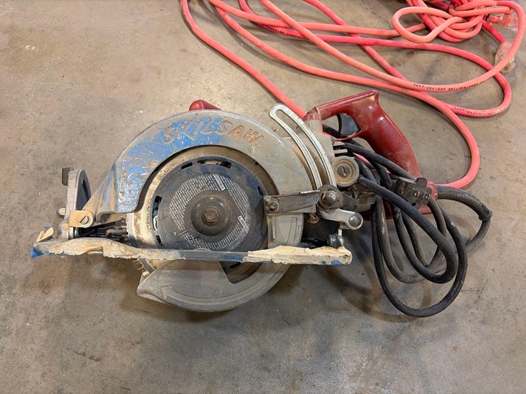 assortment-of-skilsaws-image-13