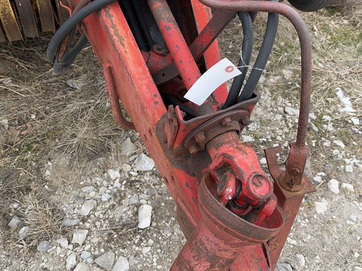 new-holland-851-image-13