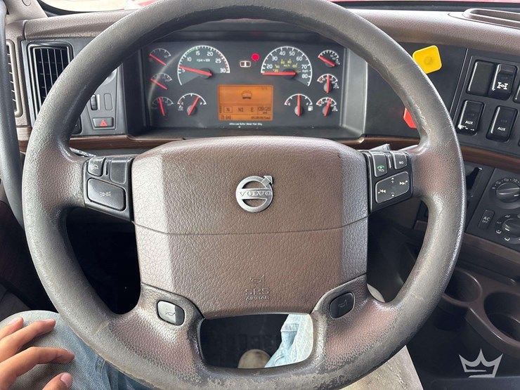 2017-volvo-vnl-760-t/a-sleeper-cab-truck-tractor-image-18