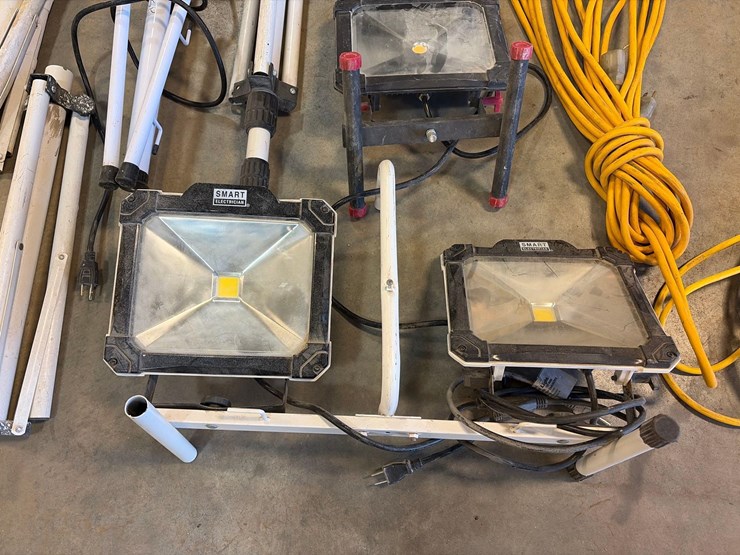 assortment-of-flood-lights-image-5