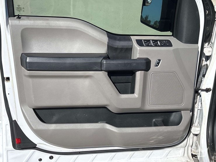 2016-ford-f150-image-18