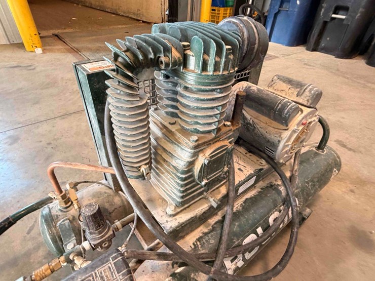 rolair-gas-air-compressor-image-6