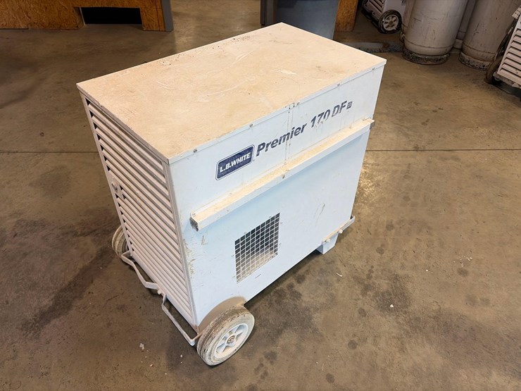l.b.-white-premier-170-df-portable-heater-image-3