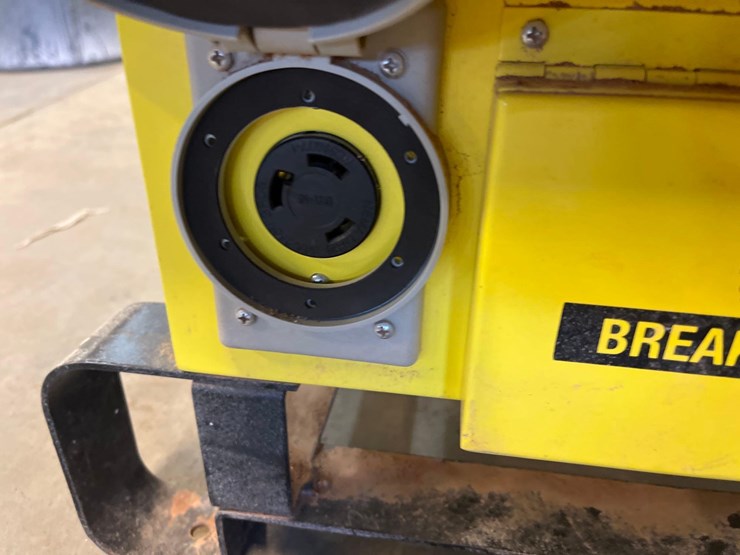 rhino-boxes-with-cables-image-10