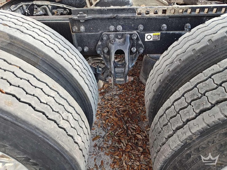 2022-peterbilt-567-image-20