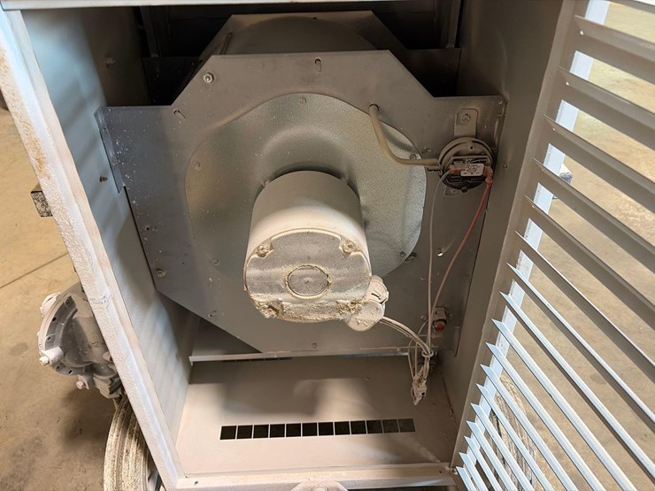 l.b.-white-premier-170-df-portable-heater-image-11