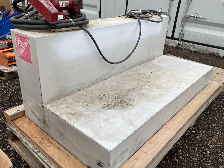 #1349-•-105-gallon-fuel-tank-with-electric-pump-image-1