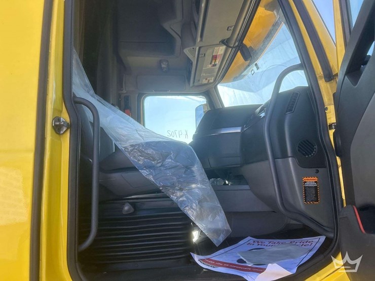 2018-volvo-vnl-760-t/a-sleeper-cab-truck-tractor-image-18